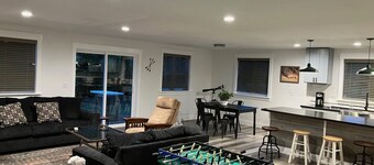 Beautiful Quiet Cozy  remodeled riverfront home.