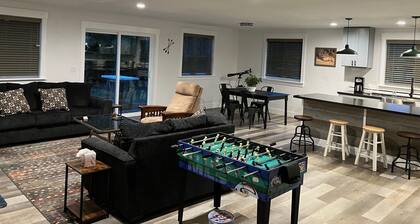 Beautiful Quiet Cozy remodeled riverfront home.