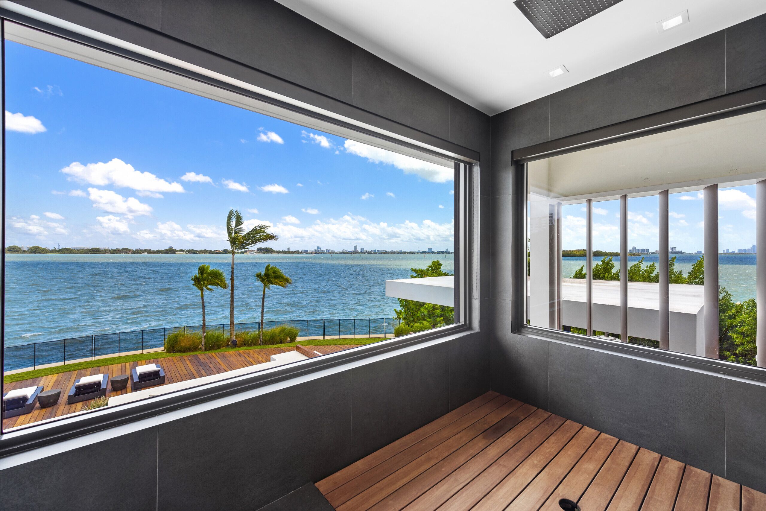 Luxurious  Tranquil Resort Mansion in Vibrant Miami Awaits
