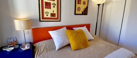 1 makuuhuone, silitysrauta/-lauta, internet, vuodevaatteet