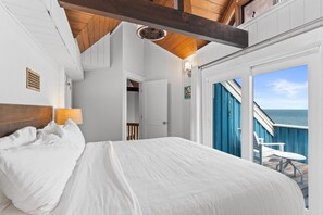 4 bedrooms, iron/ironing board, WiFi (free), bed sheets