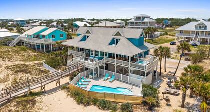 South Wind: Gorgeous Beachfront Home, Private Pool, Hot Tub, Fire Pit