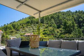 屋外ダイニングエリア