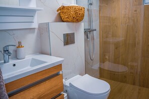 Dusche, Haartrockner, Handtücher