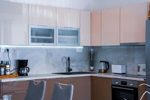 Frigorifero, forno, lavastoviglie, macchina per tè/caffè