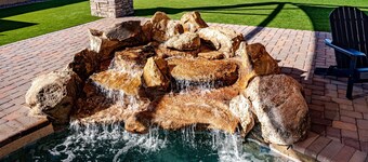 6BR 5BA, Heated Pool/Spa, indoor & outdoor games, pickleball, MUCH MORE!