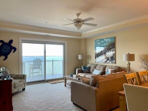 智能电视、桌上足球