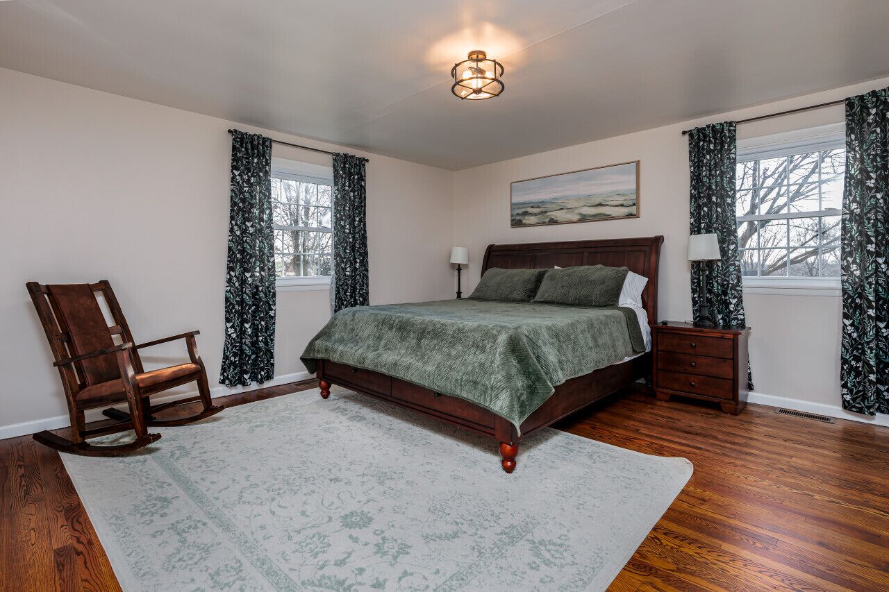 6 soveværelser, skrivebord, strygejern/strygebræt, weekendseng