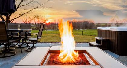 20 min to Sight& Sound*game room*patio*hot tub