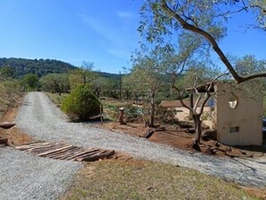 Property grounds - Wild and authentic villa (Cessenon-sur-Orb)