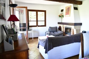 Interior - Wild and authentic villa (Cessenon-sur-Orb)