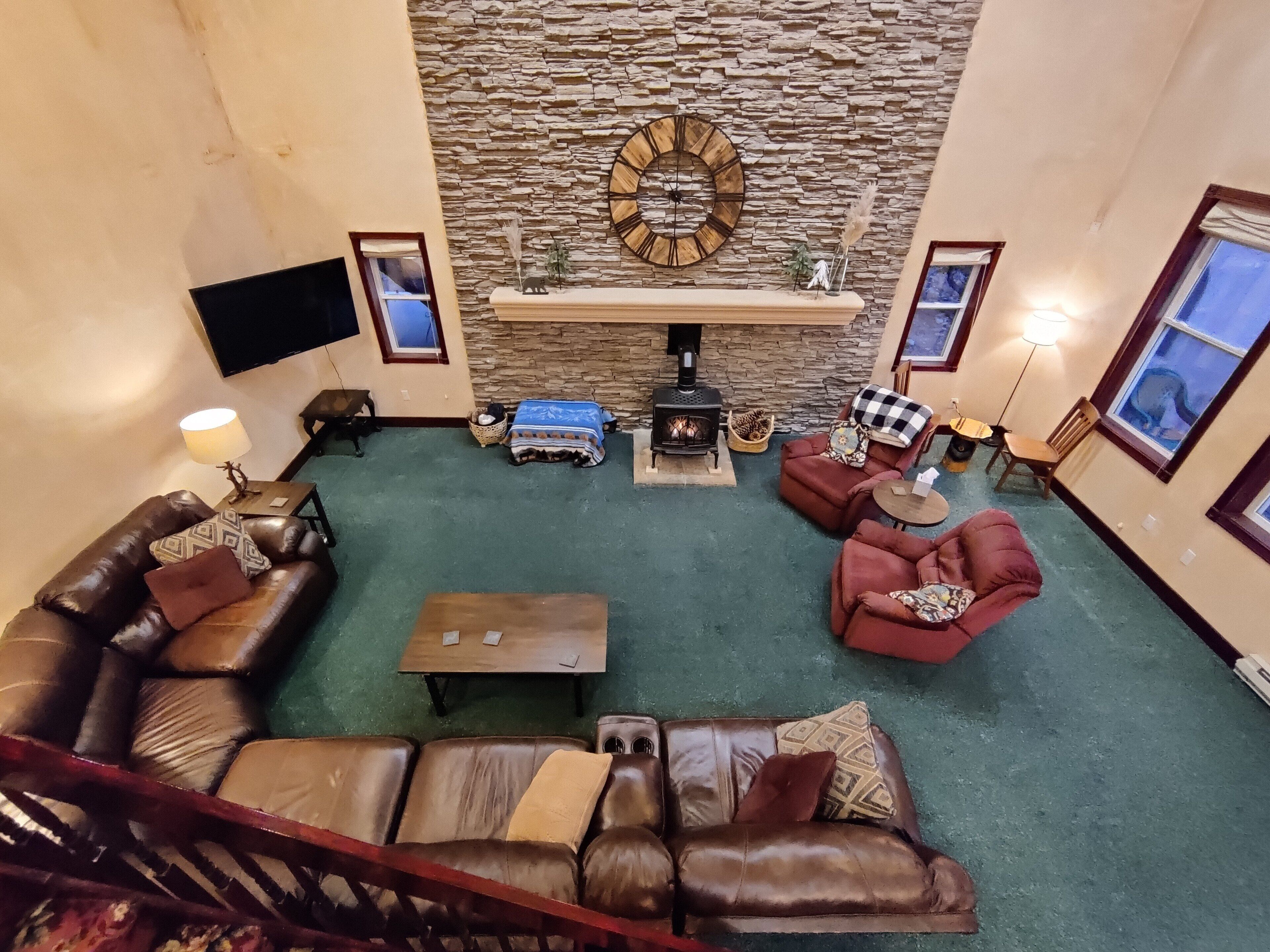 Smart TV, fireplace, DVD player, table football