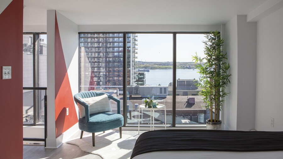 Cameo Hotel and Suites