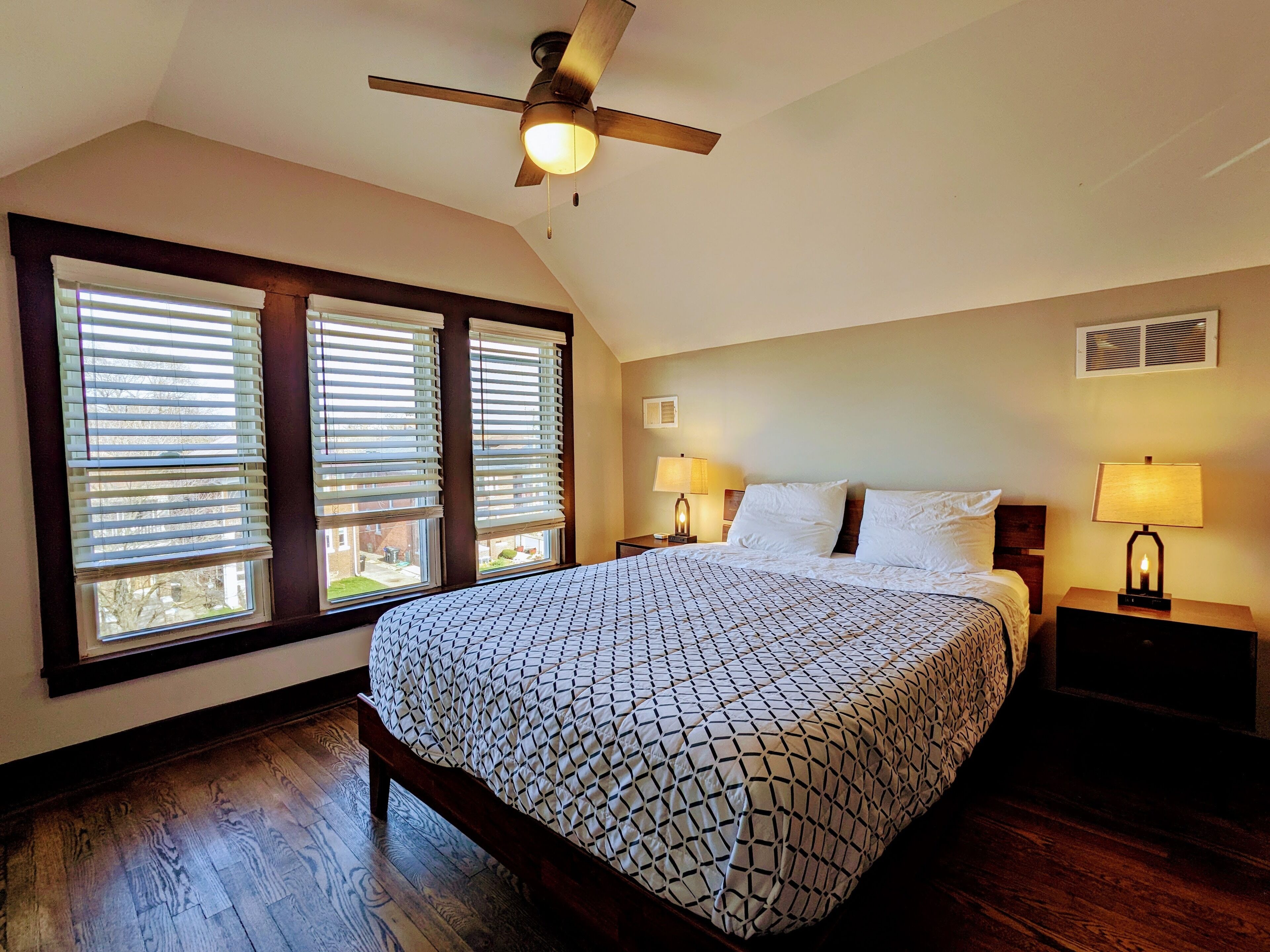 8 bedrooms, in-room safe, iron/ironing board, free WiFi