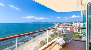 Apartamento superluxo, 4 quartos, vista para o oceano | Terraço/pátio