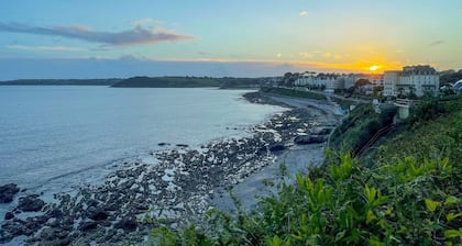 Harbour Steps is the ideal bolthole for two looking to stay in the hustle and bustle of Falmouth; on
