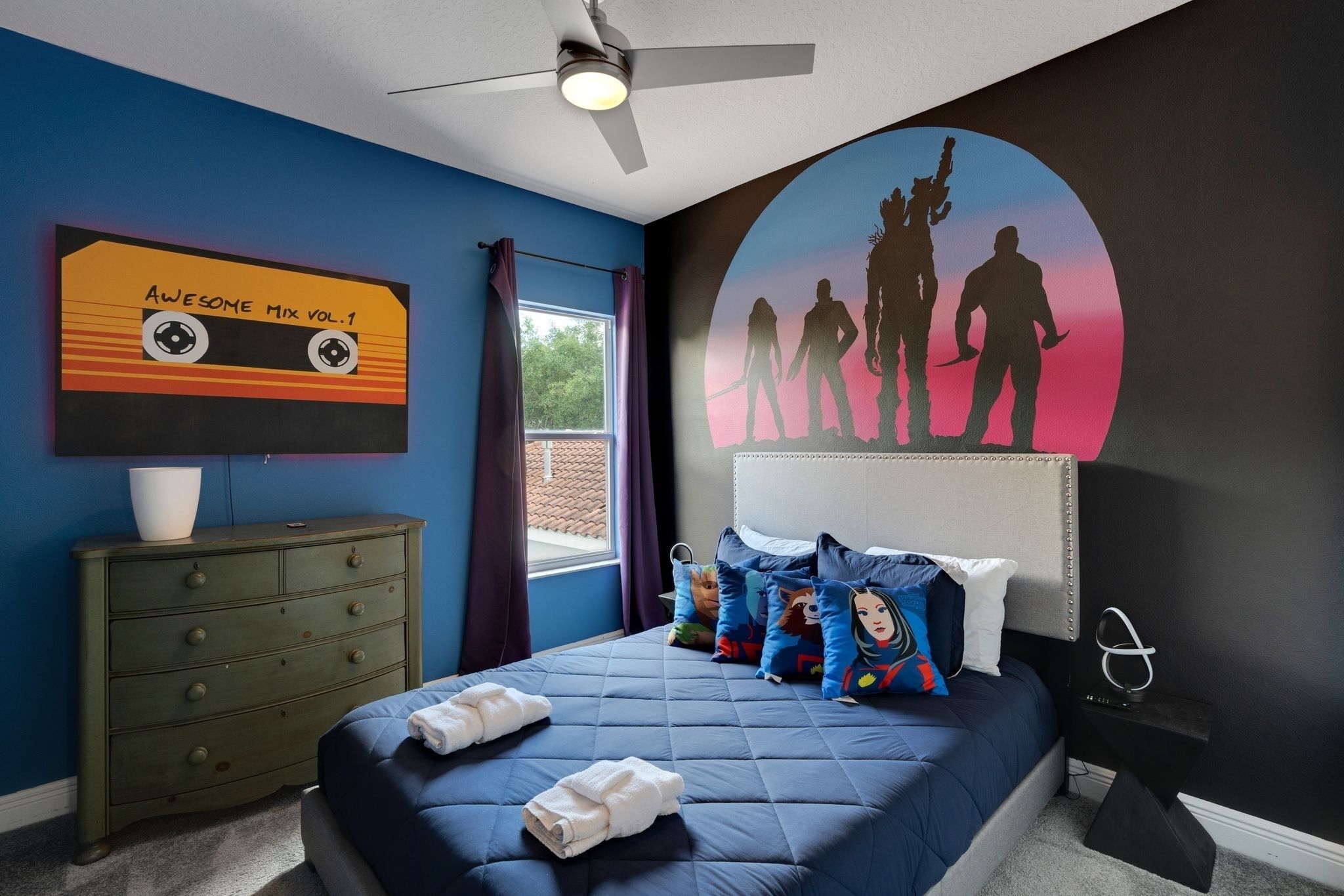 5 sovrum, skrivbord, resesäng och wi-fi