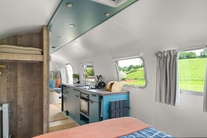 1 bedroom, internet, bed sheets