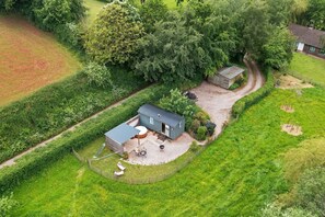 Exterior - Apple Blossom, Hot Tub,Woodburner (Kenn)