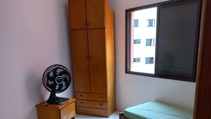 2 bedrooms, free WiFi - Beautiful apartment - two bedrooms - Vila Caiçara, Praia Grande, near the beach. (Praia Grande)