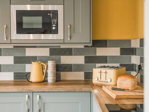 Cookware/dishes/utensils