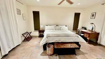 1 bedroom, desk, free WiFi, bed sheets