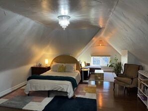 1 habitación, tabla de planchar con plancha, wifi gratis y ropa de cama