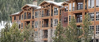 Skier/Snowboarders Delight Northstar Lodge Lake Tahoe