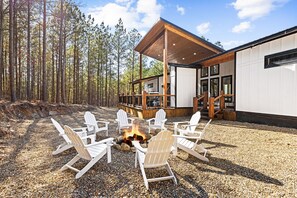 Property grounds - Brand New, 4 Master Bedroom, 4.5 Bath, Fireplaces, Hot Tub, Large Patio (Broken Bow)