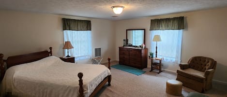 3 bedrooms, WiFi, bed sheets