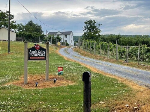 Welcome to Apple Valley VA - Minutes from the Peaks of Otter