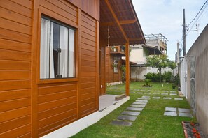 Property grounds - Romantic chalet on the beach of Itaoca (ES), 600 meters from the sea!
Pets free! (Itapemirim)