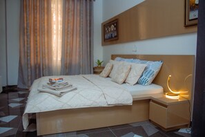 1 chambre, bureau, Wi-Fi, draps fournis