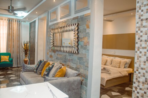 Lovely 1-Bedroom home in Tema - Community 3