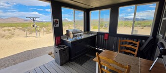 Wildlife, BBQ, Stargazing: Black Cat Ranch Awaits!