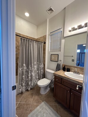 Håndklær, såpe og sjampo