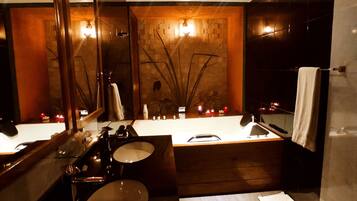 Suite estudio Confort | Baño | Toallas, jabón, shampoo, papel de baño