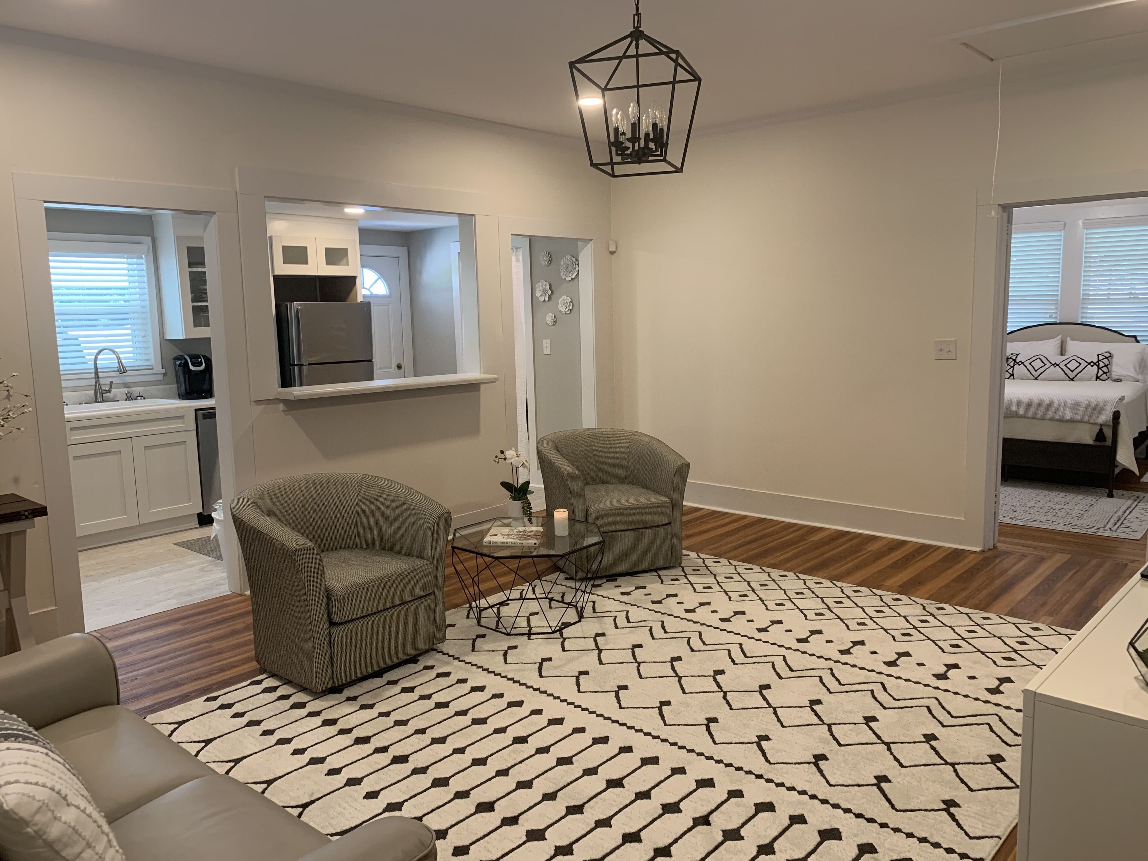 Completely renovated Farm Cottage with 2 Queen B/Rs & 1 full bath