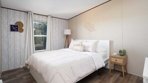 3 bedrooms, desk, iron/ironing board, free WiFi - NEW! The Cozy Lake House Texas! (Canyon Lake)