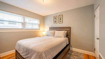 2 bedrooms, desk, free WiFi, bed sheets