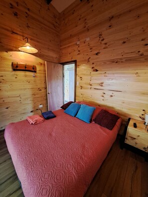 2 bedrooms, bed sheets