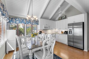 Fridge, microwave, oven, stovetop - 2 Bed/3Bath w/Sleeping Loft Golf Views!  Neighborhood Pool! Amenity cards INCLUDED! (Seabrook Island)