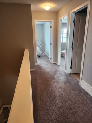 Interior - Cozy n Spacious 3BR House w/Garage available for short/Long term (Calgary)