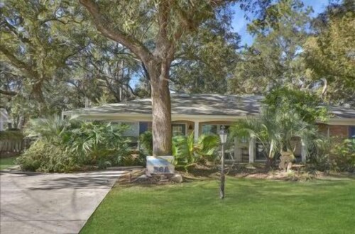 All Wright : 2  BR, 1  BA Duplex in Jekyll Island, Sleeps 4