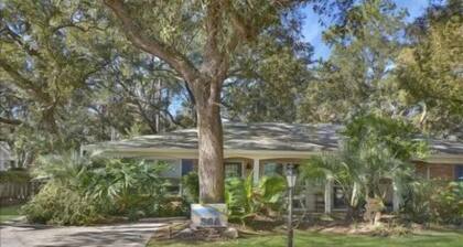All Wright : 2 BR, 1 BA Duplex in Jekyll Island, Sleeps 4