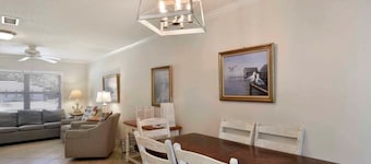 Gritz Carlton A: 2 BR, 1 BA Duplex in Jekyll Island, Sleeps 6