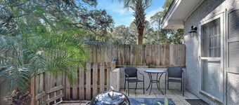 Pine Grove: 1  BR, 1  BA Duplex in Jekyll Island, Sleeps 4