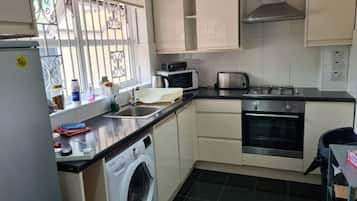 Fridge, microwave, oven, coffee/tea maker