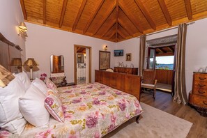 4 chambres, fer et planche à repasser, lit parapluie, Wi-Fi gratuit