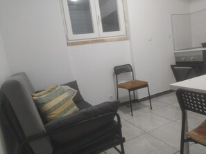 Interior - Ginjals-67 (Almargem do Bispo)